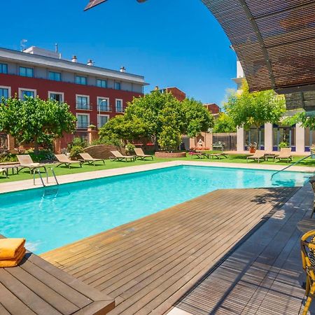 Apartaments Suites Sant Jordi Montbrió del Camp Exteriör bild
