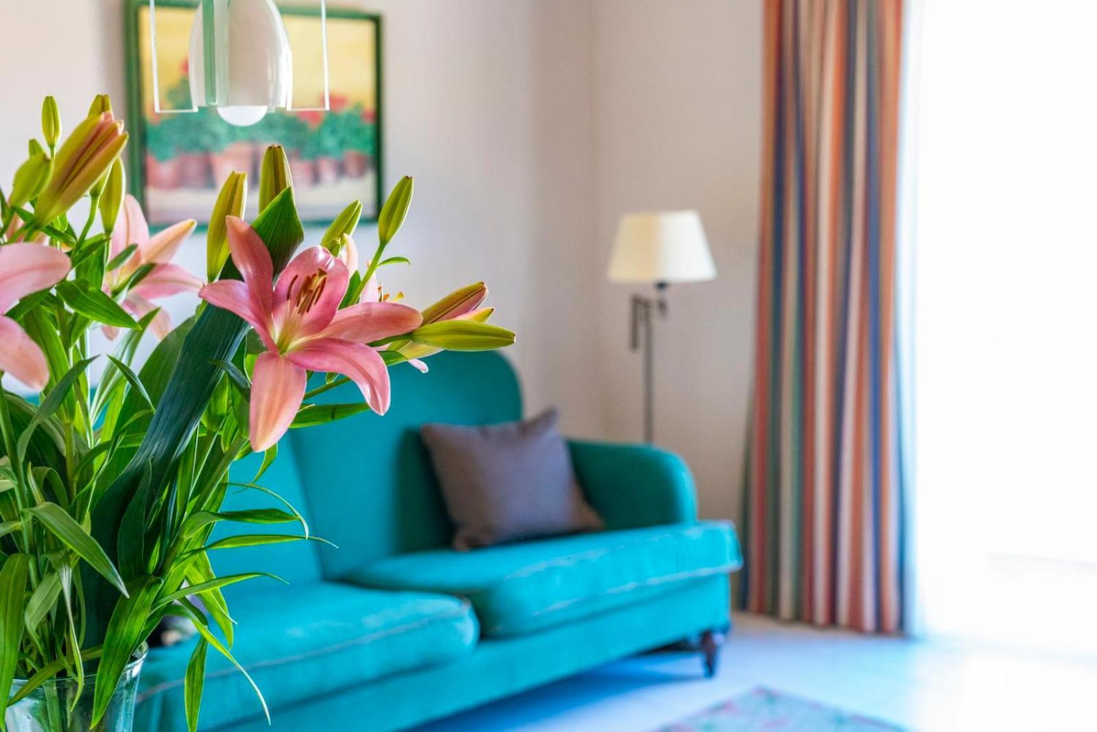 Apartaments Suites Sant Jordi Montbrió del Camp Exteriör bild