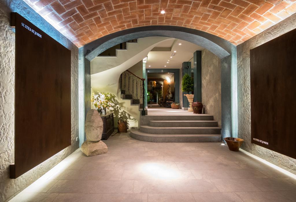 Apartaments Suites Sant Jordi Montbrió del Camp Exteriör bild