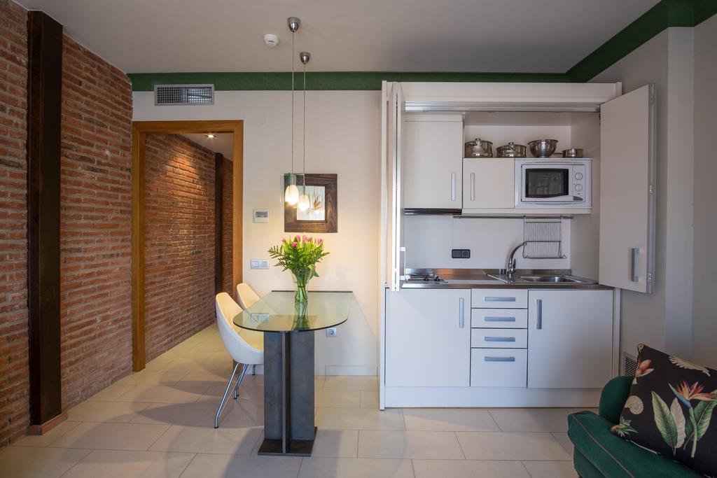 Apartaments Suites Sant Jordi Montbrió del Camp Exteriör bild