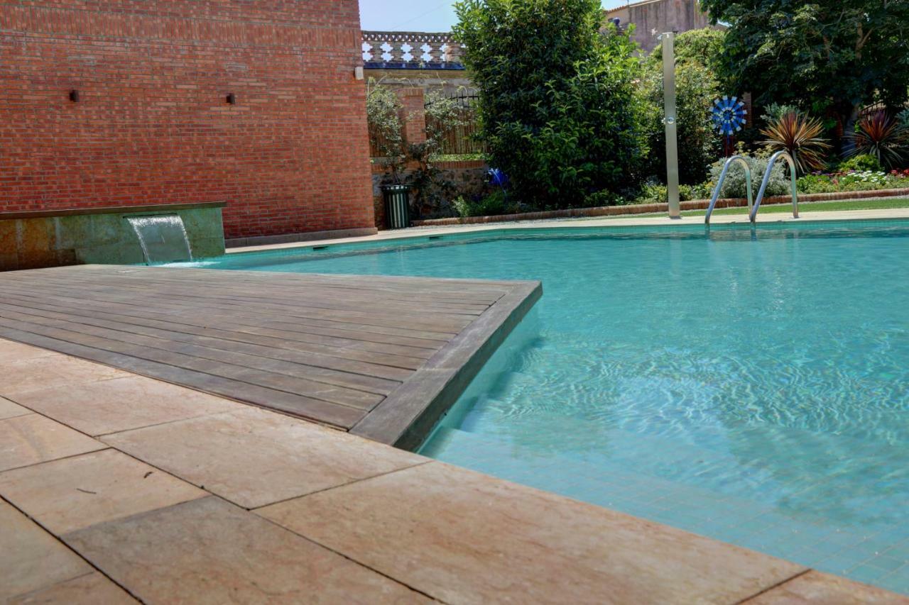 Apartaments Suites Sant Jordi Montbrió del Camp Exteriör bild